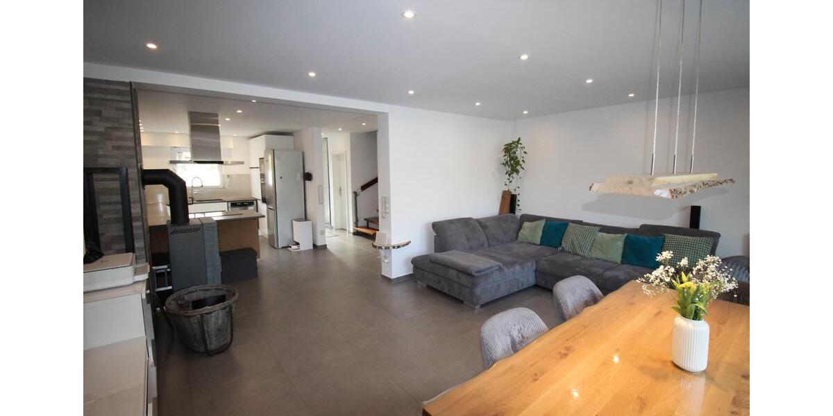 Reihenhaus Hennef (Sieg) - 5.5 Zimmer, 130 m&sup2;, 489.000&euro; | Angebot:26764638