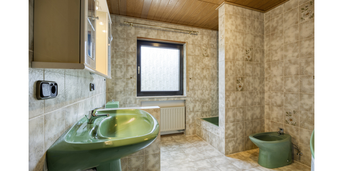 Top Lage in Flamersheim: Sehr gepflegtes EFH mit traumhaftem Sonnengarten auf großem Grundstück! - Einfamilienhaus Euskirchen / Flamersheim Flamersheim | Angebot:27009062