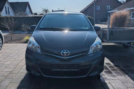 Toyota Yaris 229.176 km 4.000 &euro; Buchholz 53567