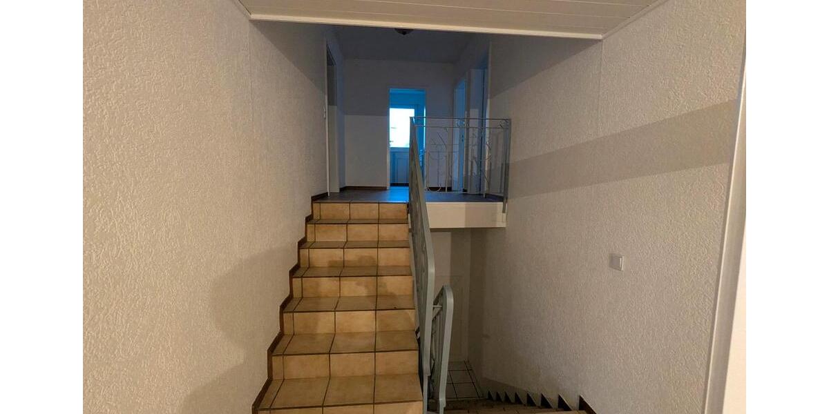 Einfamilienhaus Bonn Hardtberg - 6 Zimmer, 180 m&sup2;, 2.700&euro; | Angebot:24706460