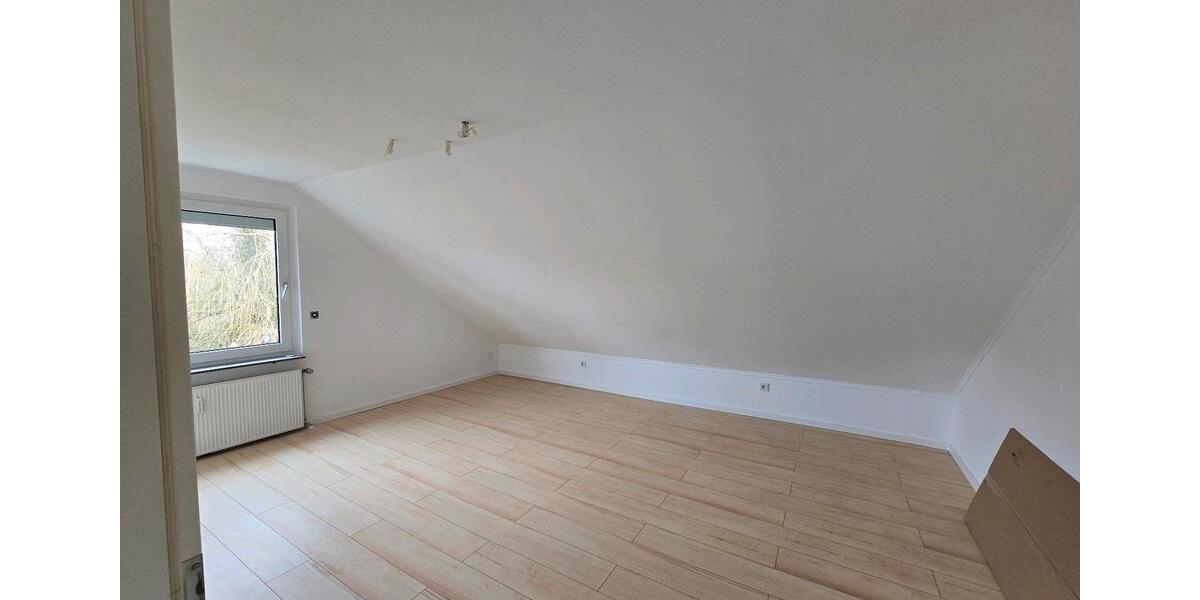 Dachgeschoßwohnung Neunkirchen-Seelscheid Seelscheid - 2 Zimmer, 78 m&sup2;, 650&euro; | Angebot:26462877