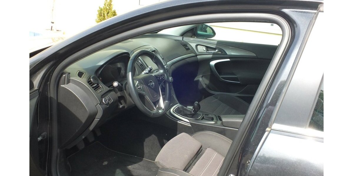 Opel Insignia WM26:EDITION NAVI PARKPILOT/KAMERA 17 Zol 96.093 km 9.698 &euro; Köln 50858