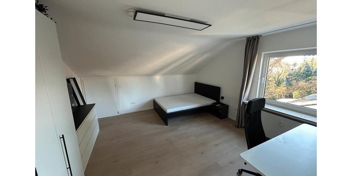 Dachgeschoßwohnung Bonn Gronau - 1 Zimmer, 22 m&sup2;, 670&euro; | Angebot:25312293