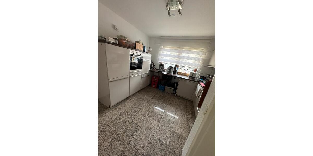 Erdgeschoßwohnung Sankt Augustin - 5 Zimmer, 140 m&sup2;, 1.400&euro; | Angebot:25882185