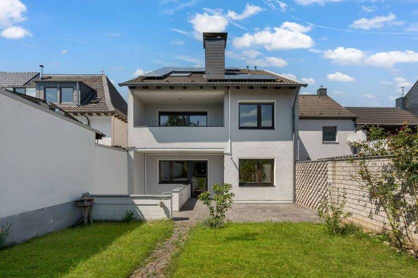 Reihenendhaus mit viel Potenzial und neuester Haustechnik