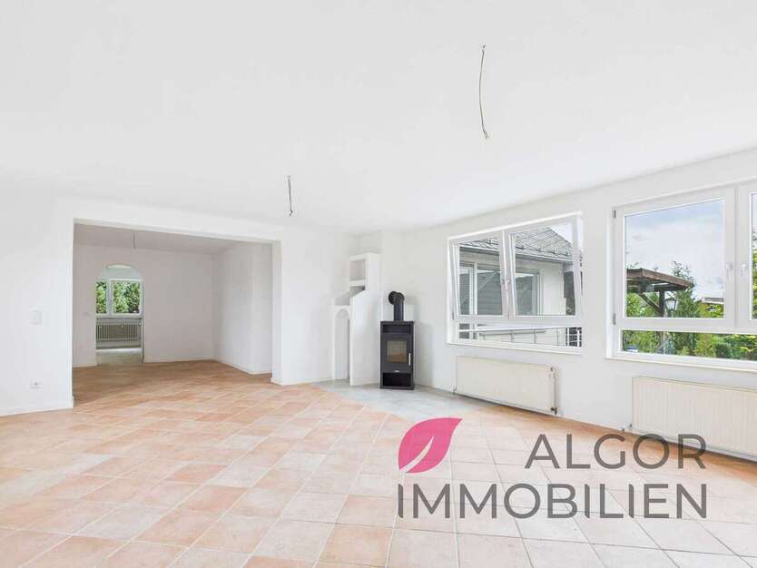 Mehrparteienhaus mit 4 Wohneinheiten ca. 356 m² WF Renditepotenzial nach Sanierung , 11 zimmer