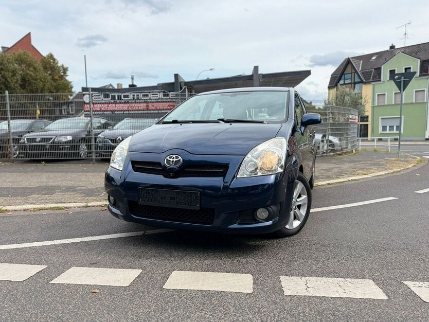 Toyota Corolla Verso 220.000 km 2.890 € Brühl 50321