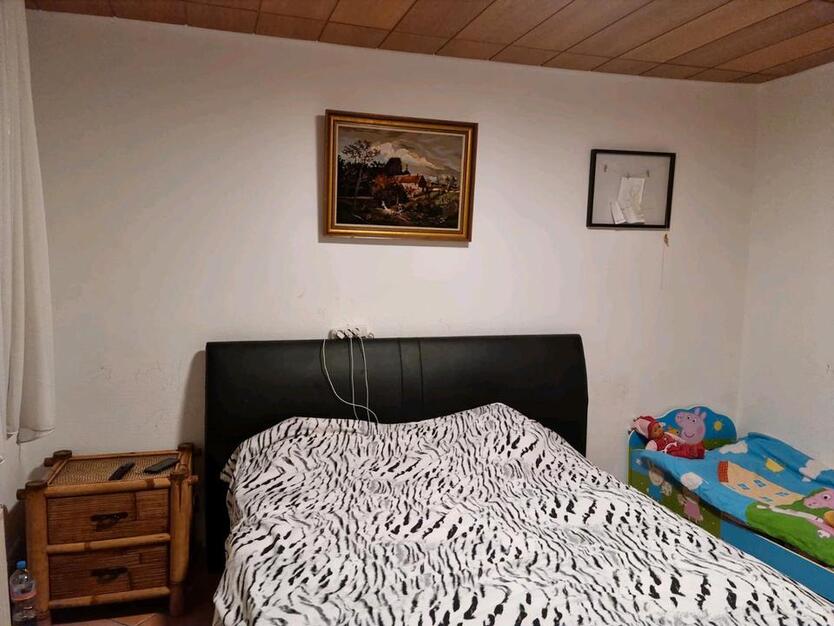 Guten Tag, ich verkaufe ein komplett erneuert Einfamilienhaus.