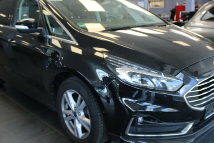 Ford S-Max 2.0 EcoBlue Aut. TITANUM 99.970 km 21.980 &euro; Euskirchen 53881