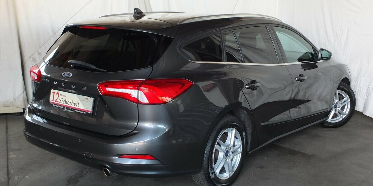Ford Focus NAVI BLUETOOTH SHZ PARCTRONIC 1 HAND 124.895 km 11.500 &euro; Köln 50858