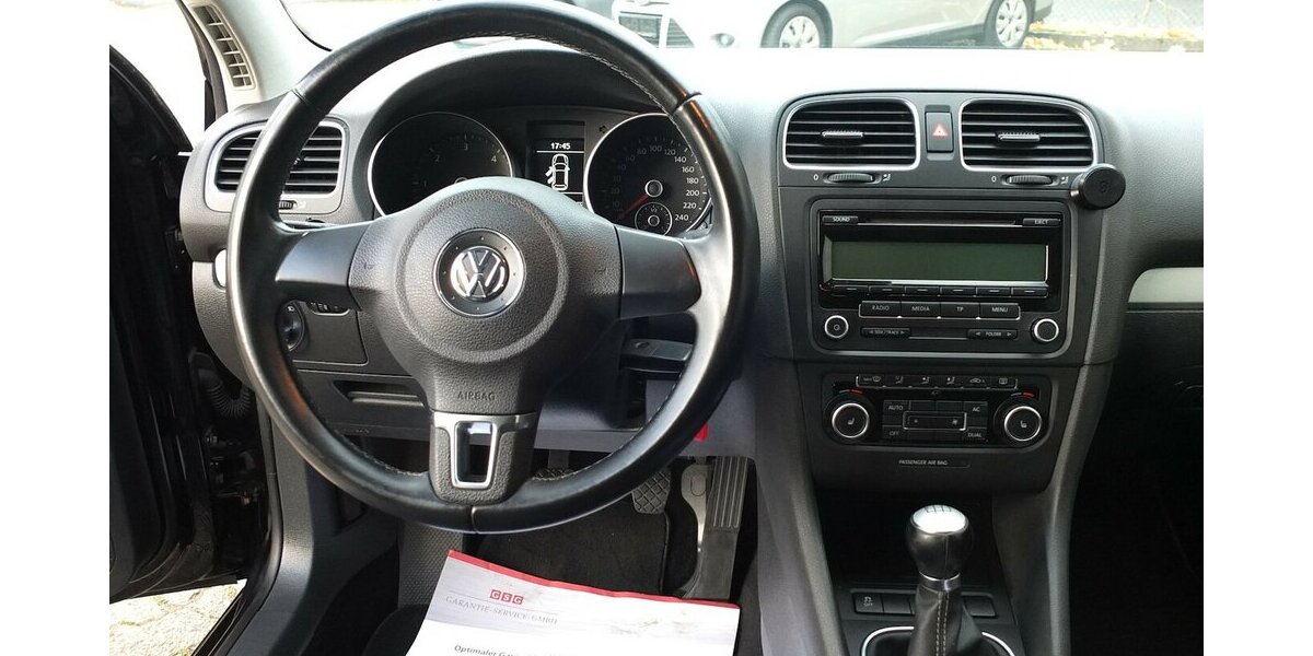 VW Golf 1.6TDi TEAM KLIMAAUTOMATIK 5-türig 159.855 km 6.498 &euro; Köln 50858
