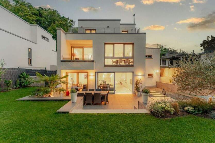 Architektonisches Juwel mit Spa und Smart-Home-Komfort - stilvolles Familienleben in BGL-Nußbaum 6 zimmer