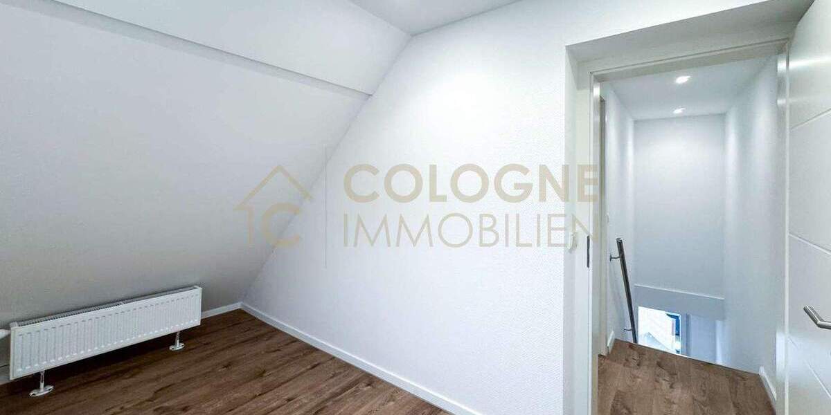 Reihenmittelhaus Frechen - 5 Zimmer, 125 m&sup2;, 1.600&euro; | Angebot:23941433