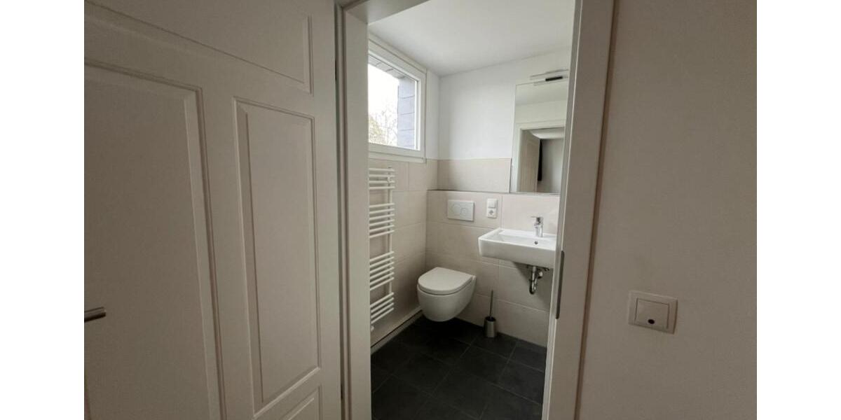 Dachgeschoßwohnung Bonn Poppelsdorf - 1 Zimmer, 21 m&sup2;, 350&euro; | Angebot:25381606