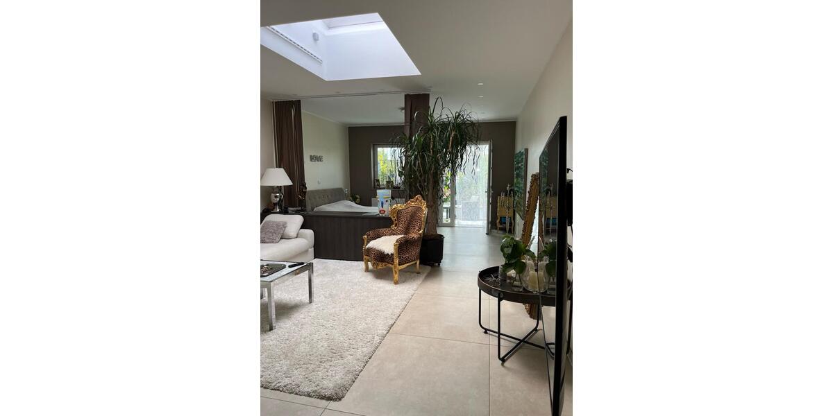 Erdgeschoßwohnung Köln Ehrenfeld - 2 Zimmer, 88 m&sup2;, 2.100&euro; | Angebot:24360947