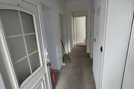Wohnung Hennef (Sieg) - 3 Zimmer, 80 m&sup2;, 950&euro; | Angebot:25632983