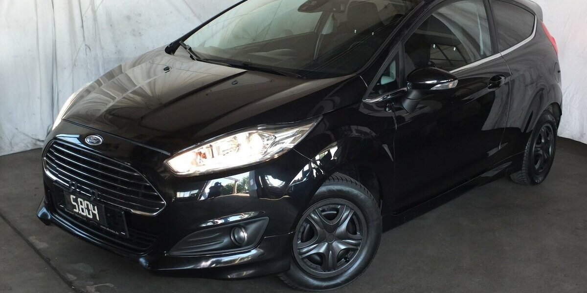 Ford Fiesta TITANIUM EINPARKHILFE KLIMAAUTOMATIK 118.745 km 5.804 &euro; Köln 50858