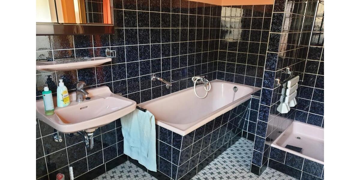 Reihenhaus Remagen - 6 Zimmer, 215 m&sup2;, 270.000&euro; | Angebot:27227804