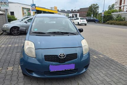Toyota Yaris 300.000 km 1.600 &euro; Troisdorf 53840
