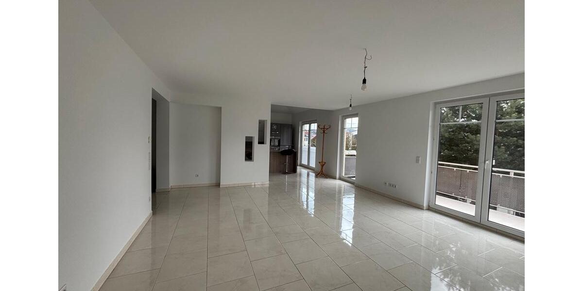 Etagenwohnung Remagen - 3 Zimmer, 105 m&sup2;, 1.600&euro; | Angebot:26120729
