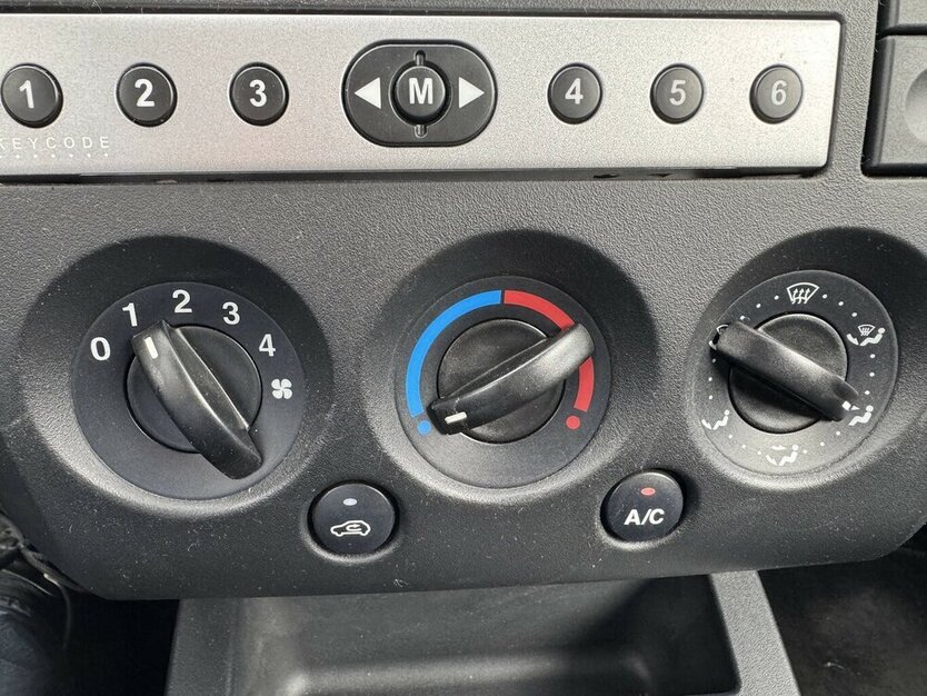 Fiesta Viva X Klima ZV el.FH 1.Hand 78.500 km !!
