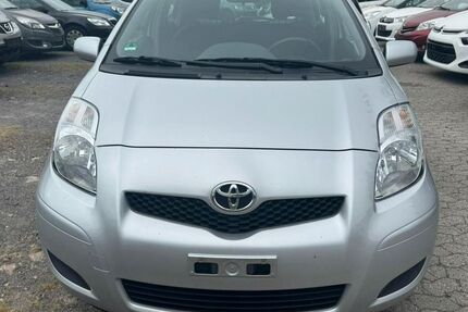Toyota Yaris 99.730 km 1.999 &euro; Euskirchen 53879