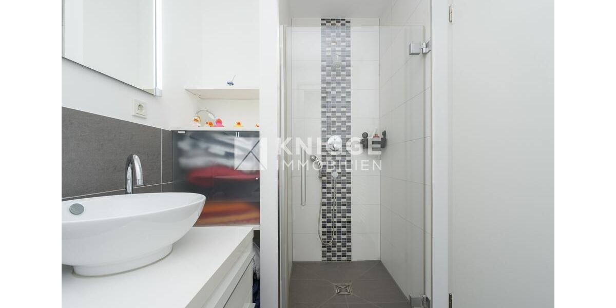 +++ 3439 - Architekten-Penthouse in begehrter Villenlage von GL-Hebborn +++ zimmer