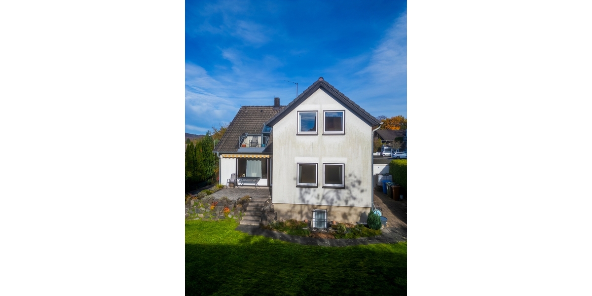 Charmantes Zweifamilienhaus mit gepflegtem Garten – Viel Platz, ruhige Lage in idyllischer Waldnähe - Zweifamilienhaus Rheinbreitbach | Angebot:23660349