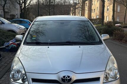 Toyota Corolla Verso 189.000 km 3.699 &euro; Hürth 50354