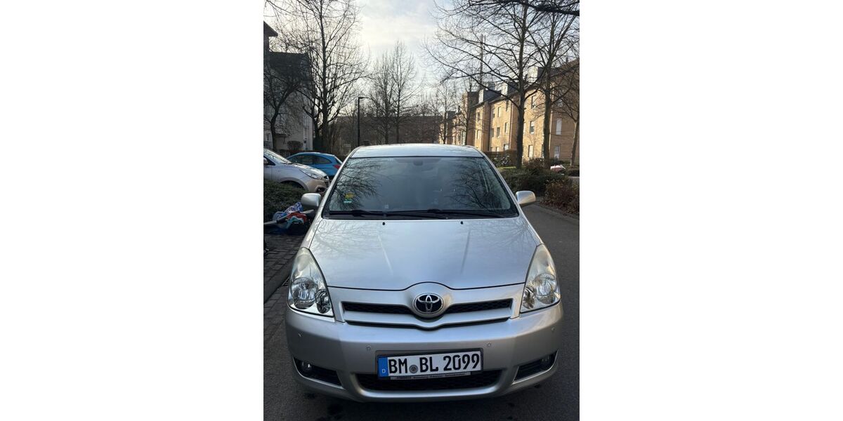 Toyota Corolla Verso 189.000 km 3.699 &euro; Hürth 50354