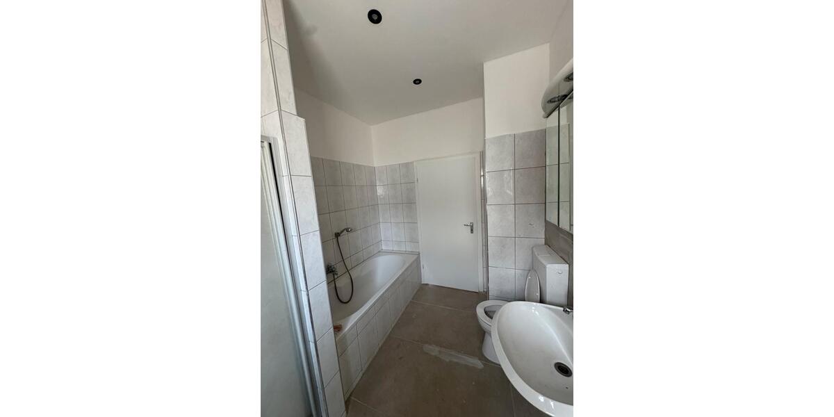 Etagenwohnung Hennef (Sieg) - 3 Zimmer, 80 m&sup2;, 950&euro; | Angebot:25632983