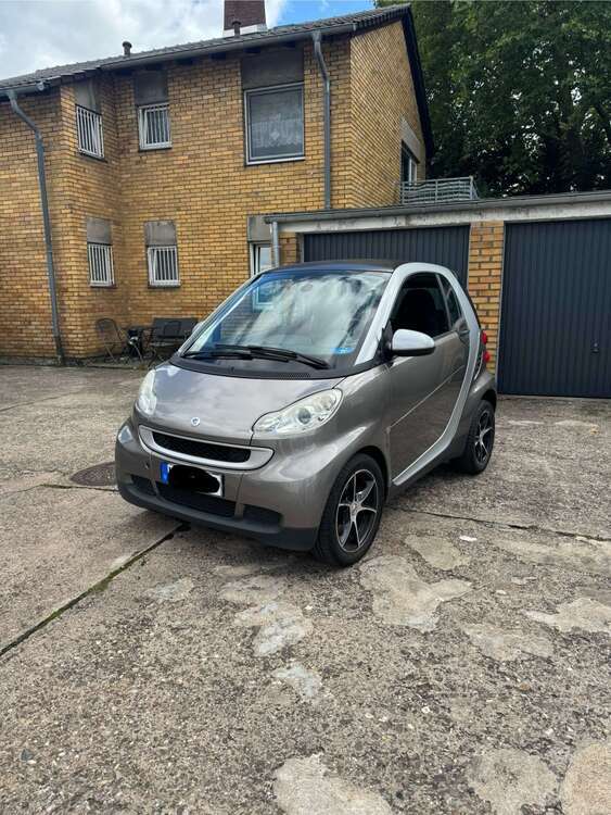 Smart forTwo 88.000 km 4.199 € Köln 50678