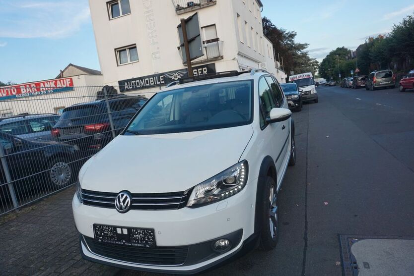 VW Touran 150.000 km 12.499 € Köln 51143