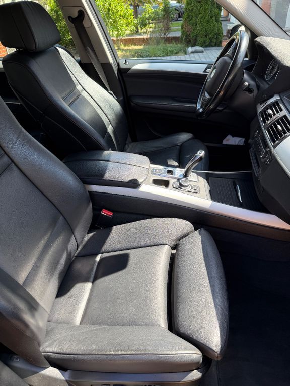 BMW X5 311.000 km 10.300 € Köln 50769