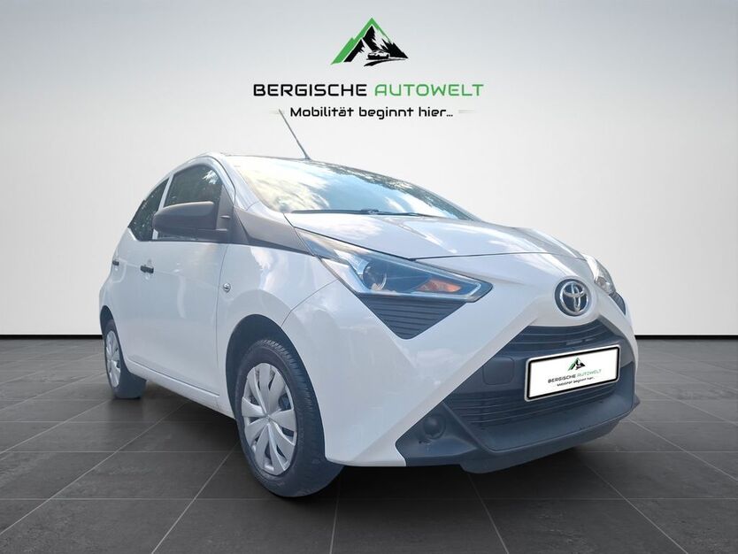 Toyota Aygo (X) 69.539 km 10.480 € Bergisch Gladbach 51469