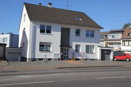 Haus zum Kaufen in Bergisch Gladbach 899.000 € 286 m² 12 zimmer