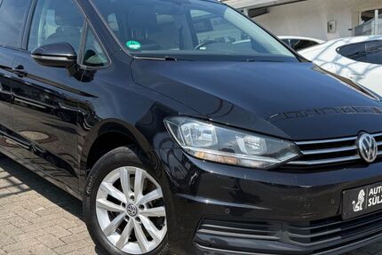 VW Touran 230.347 km 7.999 &euro; Lohmar 53797