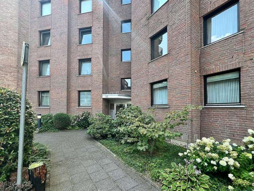 Wohnung zum Kaufen in Bergisch Gladbach 299.000 € 104 m²