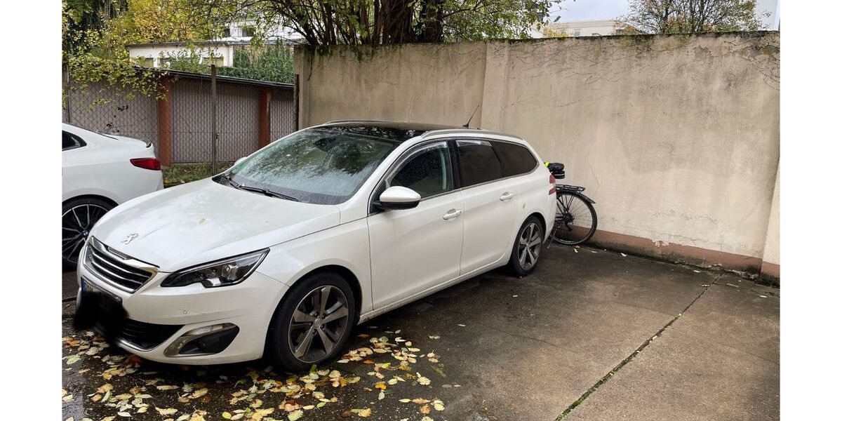 Peugeot 308 130.572 km 10.000 &euro; Köln 50676