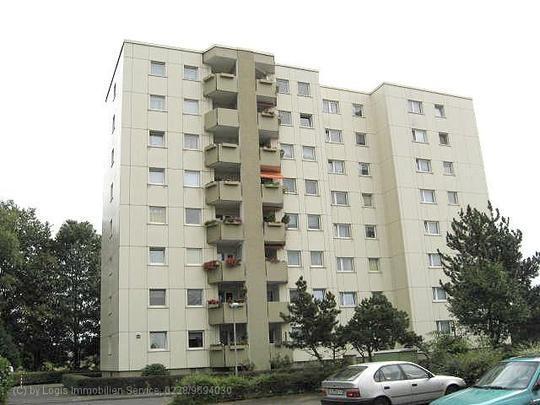 Exklusive, modernisierte 3-Zimmer-Wohnung mit Balkon und Schwimmbad in Sankt Augustin
