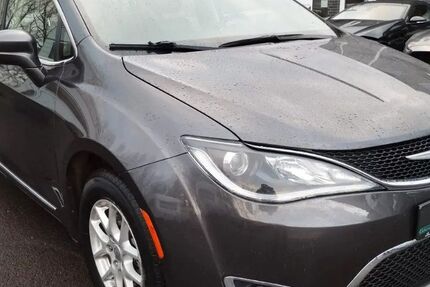 Chrysler Pacifica 102.000 km 22.500 &euro; Königswinter 53639