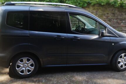 Ford Tourneo Courier 125.284 km 8.200 &euro; Köln 50937