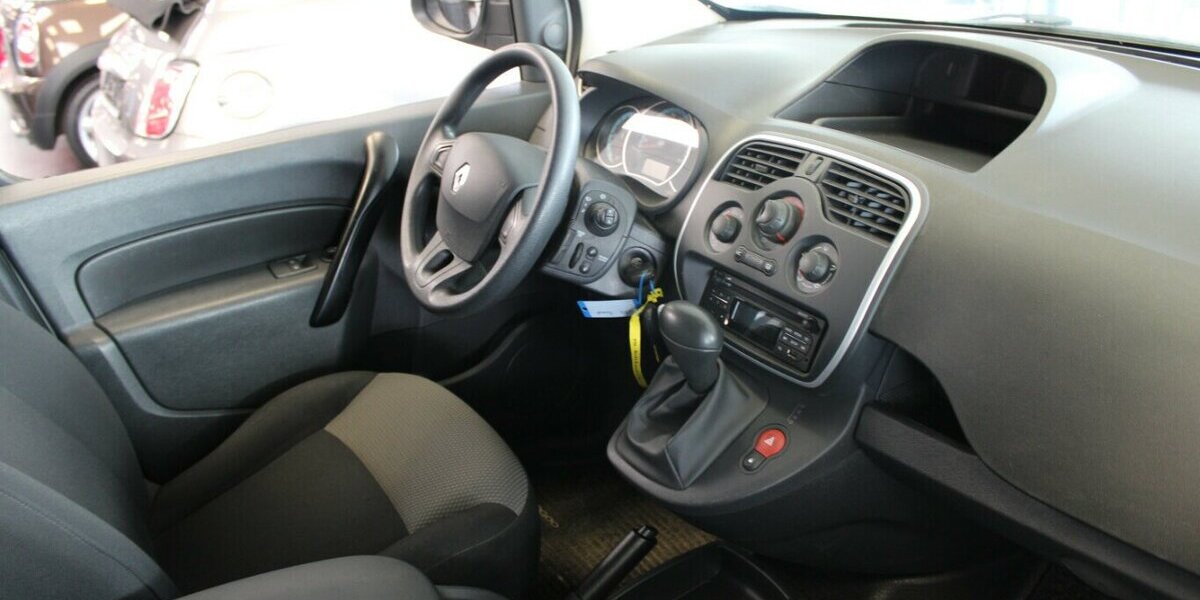 Renault Kangoo Z.E. Kangoo Z.E. Kangoo Z.E. Kangoo Z.E. 33 15.955 km 15.980 &euro; Euskirchen 53881