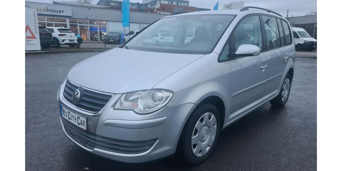 VW Touran 162.600 km 5.699 &euro; Köln 51145