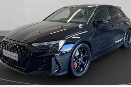 Audi RS3 3.500 km 65.880 € Köln 50823