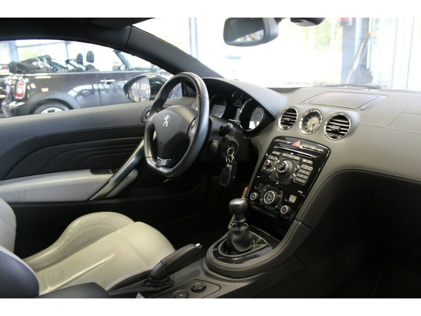 Peugeot RCZ 1.6 200 THP 109.100 km 11.480 € Euskirchen 53881