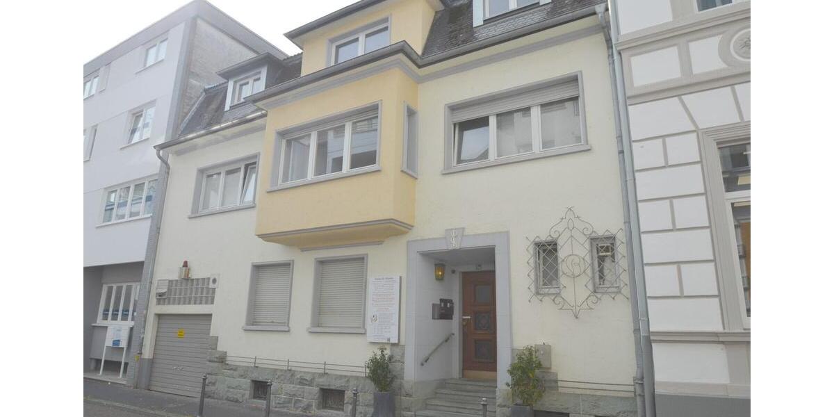 Stadthaus mitten in der Siegburger City für gewerbliche Zwecke Mieten 14 zimmer