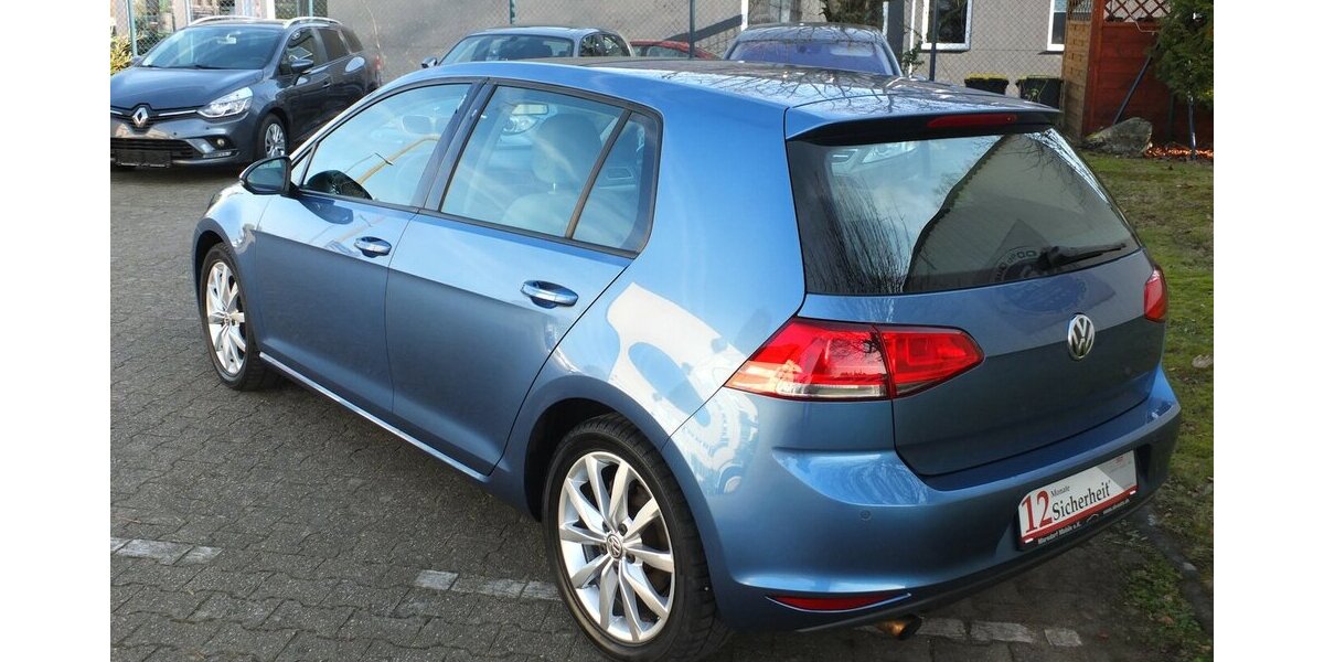 VW Golf COMFORTLINE PANORAMADACH KLIMAAUTOMATIK 1.Han 150.000 km 9.908 &euro; Köln 50858
