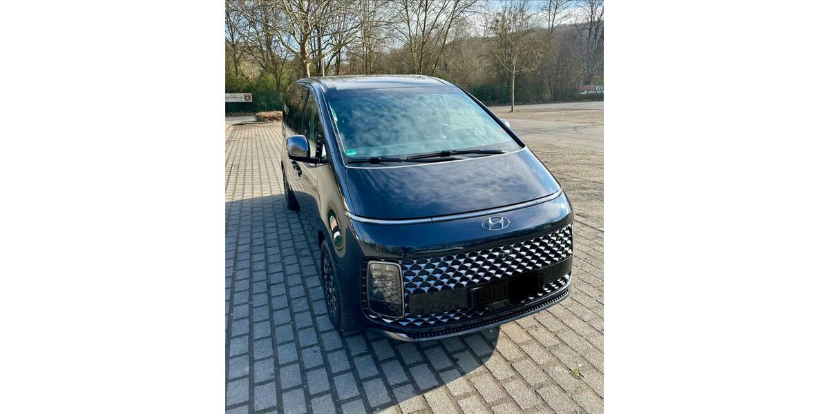 Hyundai STARIA 89.000 km 40.299 &euro; Much 53804