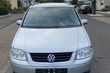 VW Touran 223.023 km 3.299 € Troisdorf 53842